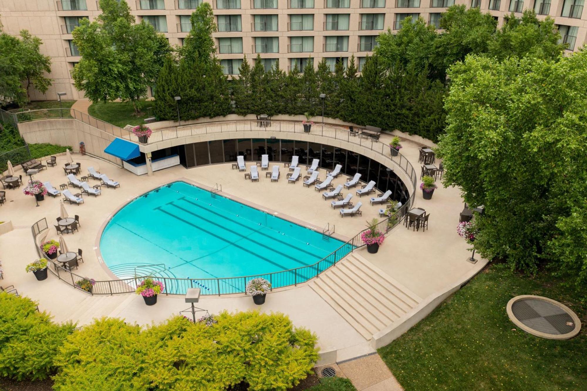 The Westin Kansas City At Crown Center Exterior photo